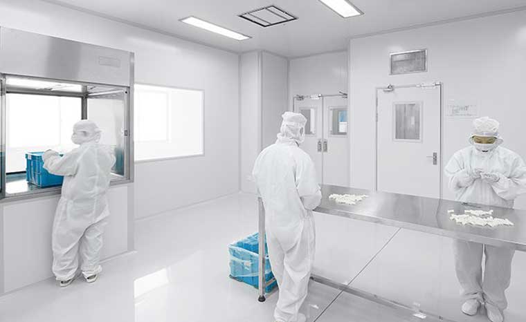 新建醫(yī)療器械工廠的生產(chǎn)企業(yè)應(yīng)當(dāng)具備什么條件和要求？